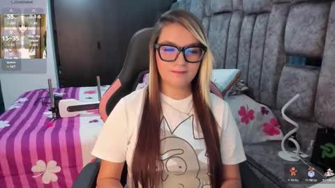 Snapshot of nicol_080 chatting on 11/26/25, 08:21 YuliEM online show from 11/26/25, 08:21