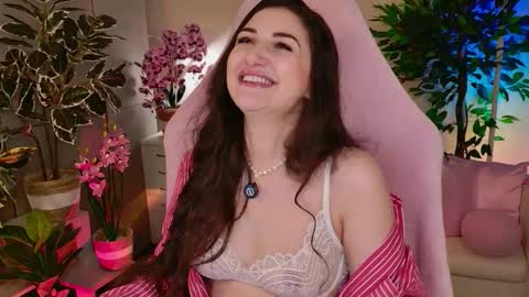 Snapshot of nicol_angel888 chatting on 10/28/25, 03:54 Nicole Online at about after 1000  6  UK time or 900  - 500  UK time it approximate time interval online show from 10/28/25, 03:54