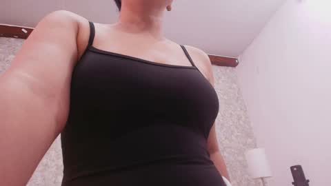 Snapshot of nicol_ferrer chatting on 01/06/25, 07:13 Nicol online show from 01/06/25, 07:13