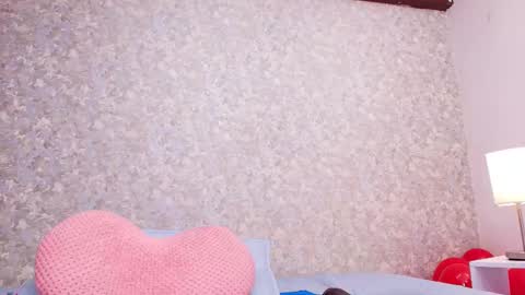 Snapshot of nicol_ferrer chatting on 02/11/25, 10:50 Nicol online show from 02/11/25, 10:50