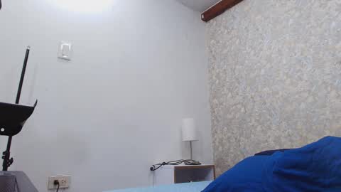 Snapshot of nicol_ferrer chatting on 09/19/25, 07:25 Nicol online show from 09/19/25, 07:25