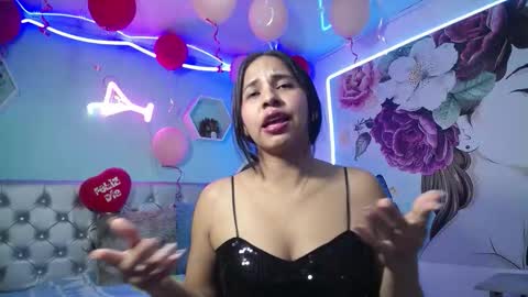 nicol_ross19 online show from 02/16/26, 09:55