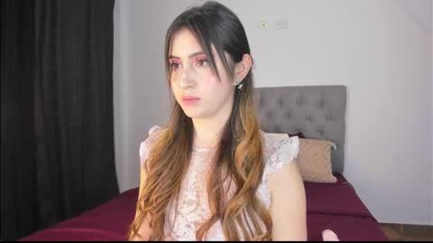 Snapshot of nicol_swift_ chatting on 02/06/25, 12:00 Nicol online show from 02/06/25, 12:00