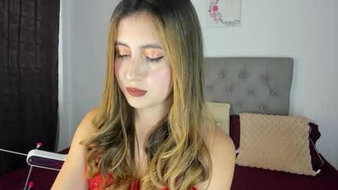 Snapshot of nicol_swift_ chatting on 10/10/25, 10:09 Nicol online show from 10/10/25, 10:09