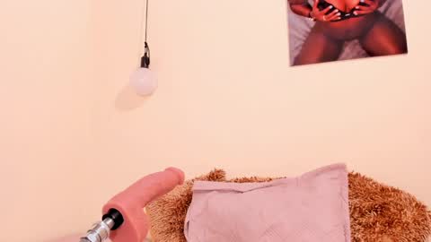 Snapshot of nicol_villa_ chatting on 01/10/25, 07:00 Nicol Villa online show from 01/10/25, 07:00