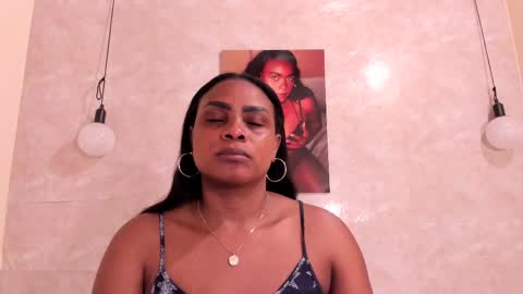 Snapshot of nicol_villa_ chatting on 03/05/25, 12:33 Nicol Villa online show from 03/05/25, 12:33