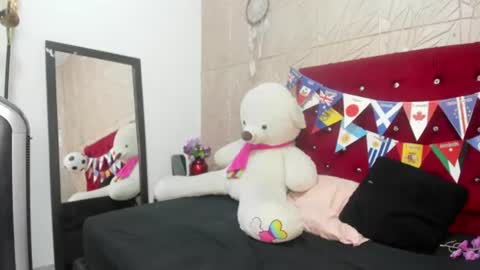 Snapshot of nicol_zurich chatting on 07/01/26, 07:46 NIKOL online show from 07/01/26, 07:46