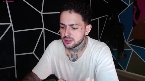 Snapshot of nicolas_torres99 chatting on 10/27/25, 02:26 nicolas online show from 10/27/25, 02:26