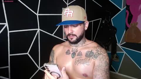 Snapshot of nicolas_torres99 chatting on 12/01/25, 01:54 nicolas online show from 12/01/25, 01:54