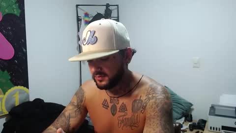 Snapshot of nicolas_torres99 chatting on 12/14/25, 03:12 nicolas online show from 12/14/25, 03:12