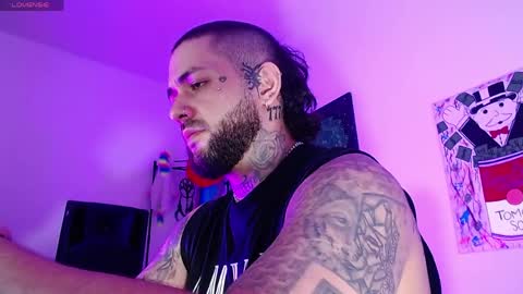 Snapshot of nicolas_torres99 chatting on 05/19/26, 02:51 nicolas online show from 05/19/26, 02:51