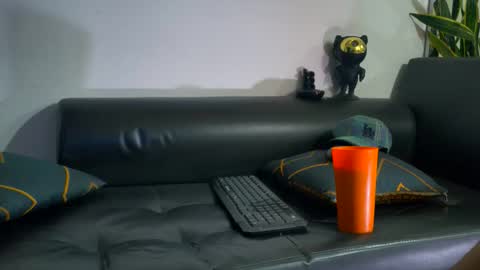 Snapshot of nicolas_veiny chatting on 11/05/25, 03:50 Nicolas online show from 11/05/25, 03:50