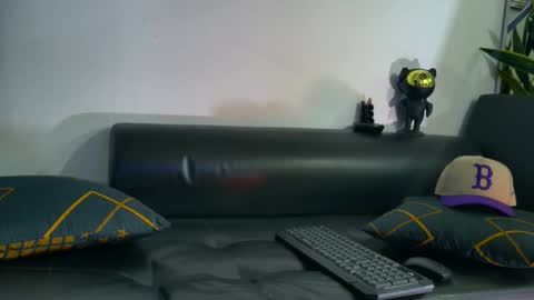 Snapshot of nicolas_veiny chatting on 11/06/25, 03:18 Nicolas online show from 11/06/25, 03:18