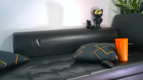 Snapshot of nicolas_veiny chatting on 11/13/25, 07:57 Nicolas online show from 11/13/25, 07:57