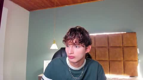 nicolasferrer18 online show from 11/09/25, 07:23