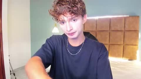 nicolasferrer18 online show from 11/12/25, 07:35