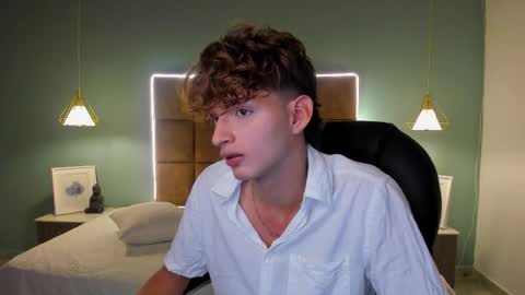 nicolasferrer18 online show from 11/20/25, 07:24