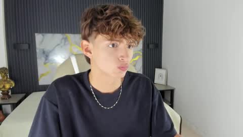 nicolasferrer18 online show from 11/23/25, 07:35