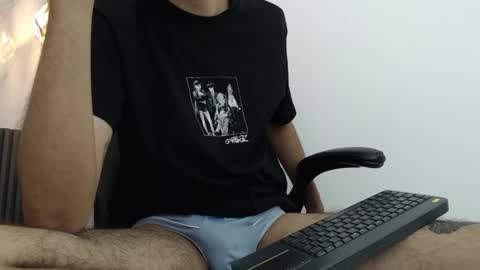 Snapshot of nicolasfine chatting on 09/15/25, 01:22 nicolasfine online show from 09/15/25, 01:22