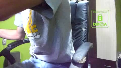 L. Nicolas online show from 11/19/25, 06:02