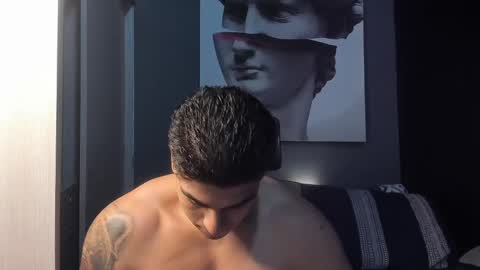 Snapshot of nicolasmuscle chatting on 10/01/25, 02:28 Andres online show from 10/01/25, 02:28