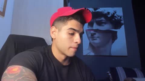 Snapshot of nicolasmuscle chatting on 01/05/26, 05:27 Andres online show from 01/05/26, 05:27