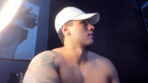 Snapshot of nicolasmuscle chatting on 01/09/26, 06:31 Andres online show from 01/09/26, 06:31