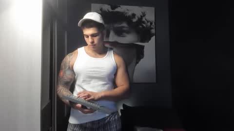 Snapshot of nicolasmuscle chatting on 02/11/26, 04:45 Andres online show from 02/11/26, 04:45