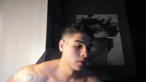 Snapshot of nicolasmuscle chatting on 02/14/26, 04:37 Andres online show from 02/14/26, 04:37