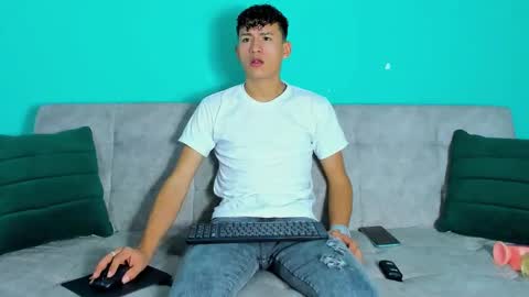 nicolastorres__ online show from 11/22/25, 02:43