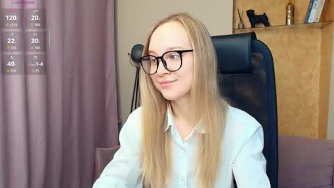 Snapshot of nicolavanderbie chatting on 11/27/25, 07:27 Nicoletta online show from 11/27/25, 07:27