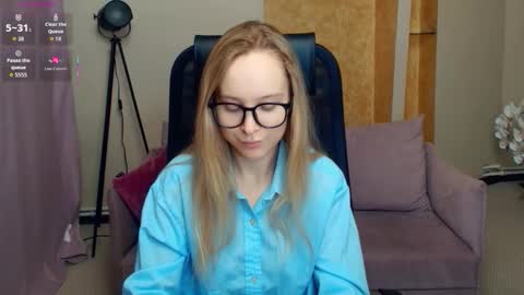 Snapshot of nicolavanderbie chatting on 12/14/25, 06:45 Nicoletta online show from 12/14/25, 06:45