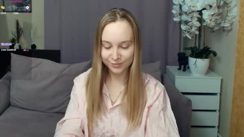 Snapshot of nicolavanderbie chatting on 01/08/26, 07:05 Nicoletta online show from 01/08/26, 07:05