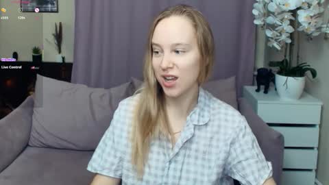 Snapshot of nicolavanderbie chatting on 01/18/26, 06:55 Nicoletta online show from 01/18/26, 06:55