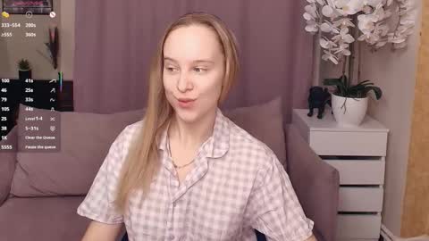 Snapshot of nicolavanderbie chatting on 02/06/26, 07:39 Nicoletta online show from 02/06/26, 07:39