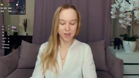 Snapshot of nicolavanderbie chatting on 02/13/26, 06:48 Nicoletta online show from 02/13/26, 06:48