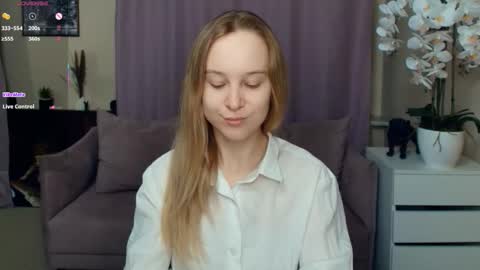 Snapshot of nicolavanderbie chatting on 02/14/26, 06:48 Nicoletta online show from 02/14/26, 06:48