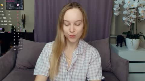 Snapshot of nicolavanderbie chatting on 02/16/26, 07:10 Nicoletta online show from 02/16/26, 07:10