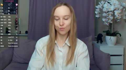 Nicoletta online show from 03/17/26, 06:44