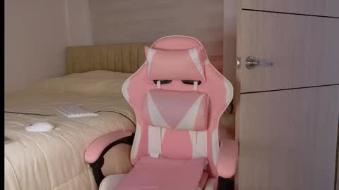 Nicol  online show from 02/05/26, 05:17