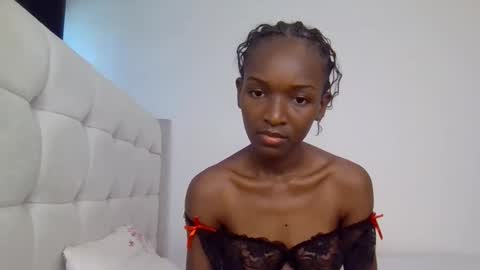 nicole161117 online show from 02/19/26, 09:27