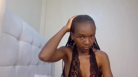 nicole161117 online show from 03/23/26, 08:29