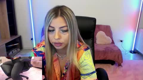 Snapshot of nicole___19 chatting on 09/18/25, 05:37 Nico online show from 09/18/25, 05:37