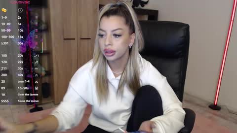 Nico online show from 12/18/25, 07:20