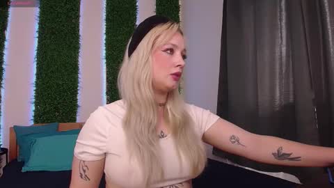 Snapshot of nicole__aniston__ chatting on 09/26/25, 11:58 Nicole online show from 09/26/25, 11:58