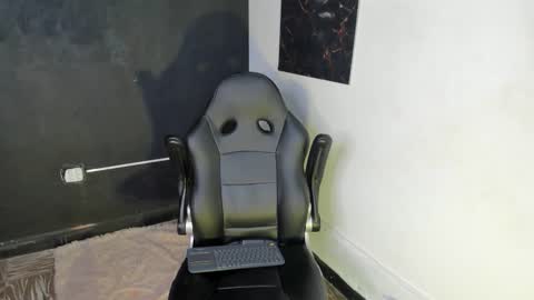 Snapshot of nicole_and_thiago1 chatting on 02/25/26, 10:19 nicole_and_thiago1 online show from 02/25/26, 10:19