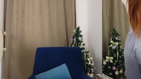 Nicole online show from 12/21/24, 09:04