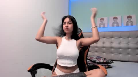 Nicol online show from 12/19/24, 02:34