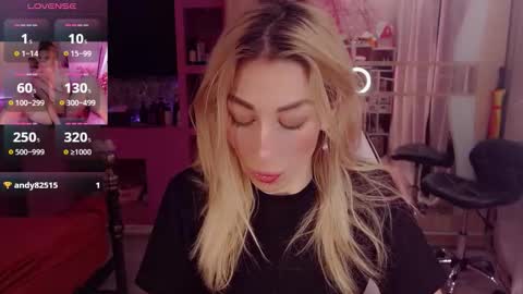 Snapshot of nicole_g0ld_ chatting on 11/30/25, 08:02 Nicole online show from 11/30/25, 08:02