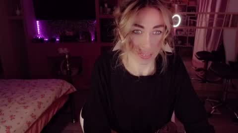 Nicole online show from 05/30/26, 05:37